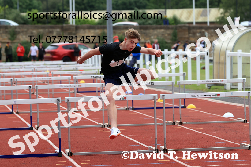 Hurdles, 2026 Northumberland Schools Track and Field, Wentworth, Hexhan. Photo: David T. Hewitson/Sports for All Pics